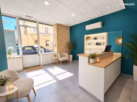 espace beauté  bien-être et/ou soins – 118 m² – reyrieux centre-ville