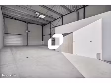 local d'activité 218 m²