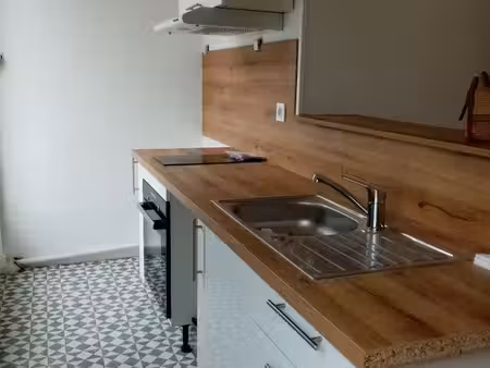 appartement f2 dans le centre d'aunay