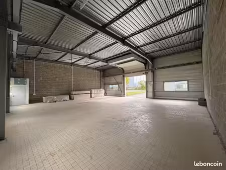 local 200 m² douvres-la-delivrande