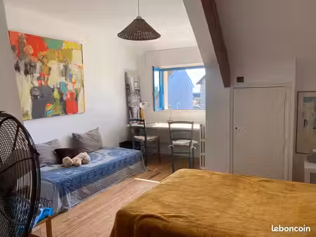 location chambre spacieuse et lumineuse