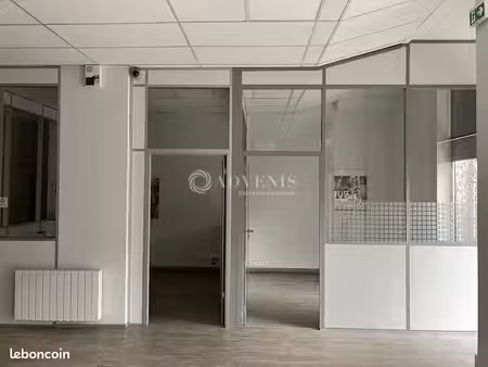 bureaux 300 m²