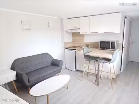 studio meublé proximité iut ifsi lycées commerces - dispo mi-octobre