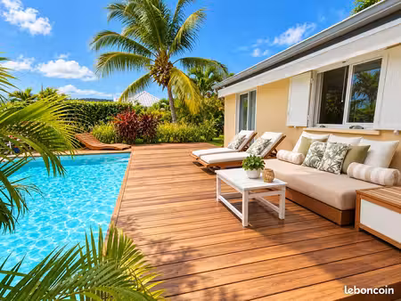 saint-gilles-les-bains – belle villa meublée 160 m² avec piscine  jardin et garage – 2900 