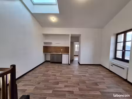 appartement t3 climatisé centre ville ruffec