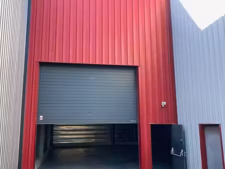 entrepôt 345 m² signes
