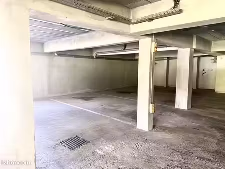 parking 1 pièce 18 m²