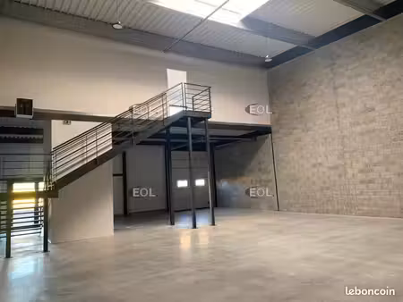 local d'activité 267 m²