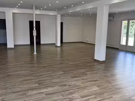 local 220 m² carqueiranne