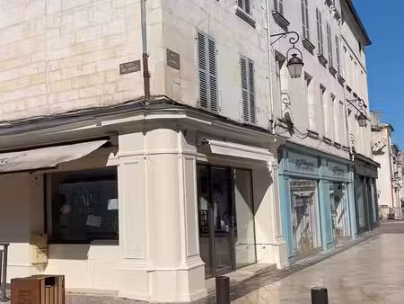 local 30 m² + réserve 30 m² – cœur de ville  rue piétonne – praticiens bien-être