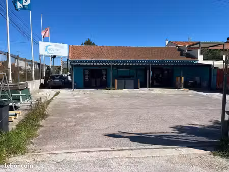 droit au bail – local commercial env. 200 m² – hyères / route de l’almanarre – parking – f