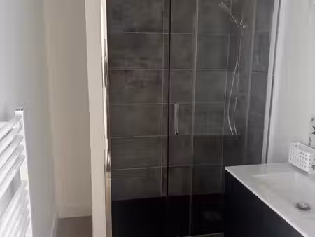 à vendre studio hyper centre surgeres