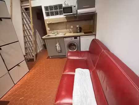 studio meublé 22 m2 rdc avec parking (hors juillet/aout)