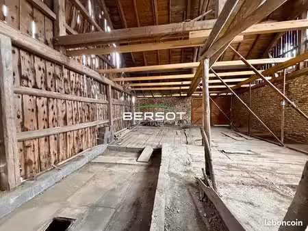 maison 5 pièces 326 m²