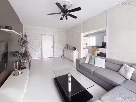 appartement 99m/carré vue château de crussol