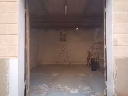 grand garage 51 m² – 3 20 m de hauteur – accès direct rue – idéal artisan / stockage - hyè