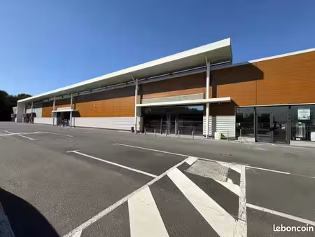 local commercial 871 m²