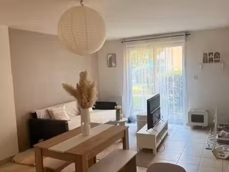 t2 avec terrasse  piscine et résidence sécurisée – beaune