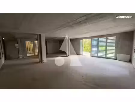 local commercial 77 m²