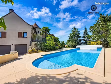 maison 8 pièces 223 m²