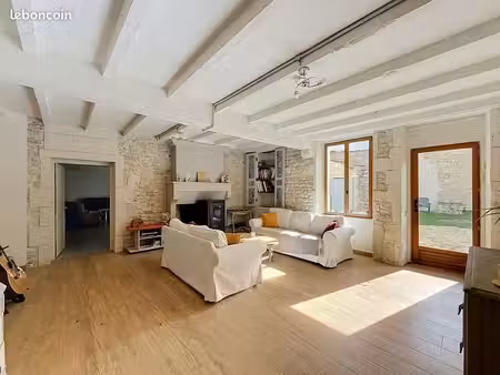 maison 8 pièces 204 m²