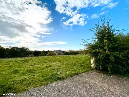 terrain à bâtir viabilisé 827m²