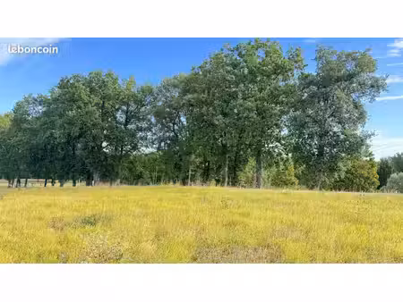 terrain 620 m² montjoire