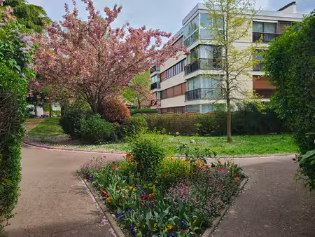 appartement 4 pièces à vendre à fontenay-le-fleury - calme et confort