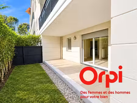 guyancourt - quartier village - rez-de-jardin avec grand jardin sans vis-à-vis- résidence 