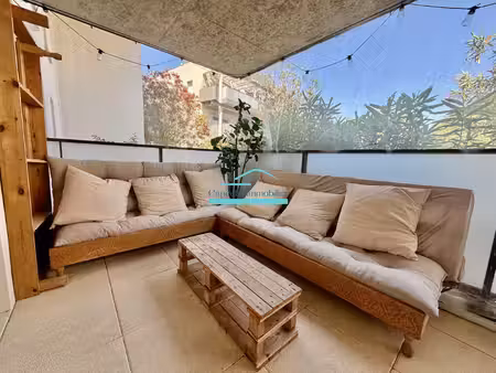 appartement t2 à pignan avec terrasse couverte et parking