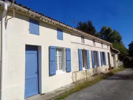 maison à vendre 3 pièces colombiers (17) maison de plain-pied 82m2 avec garage et beau ter