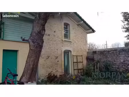 immeuble 177 m² beautiran