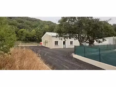 entrepot de 100m² + bureau climatisé