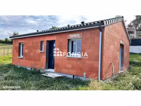 atur – maison à fort potentiel avec terrain de 963 m²