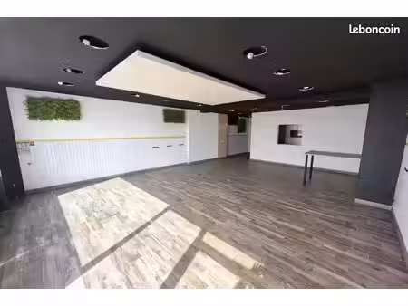 bureau avec parking