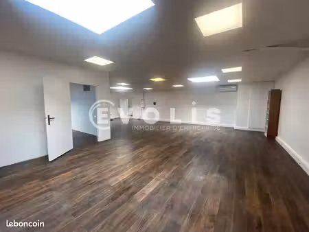 bureaux 254 m²