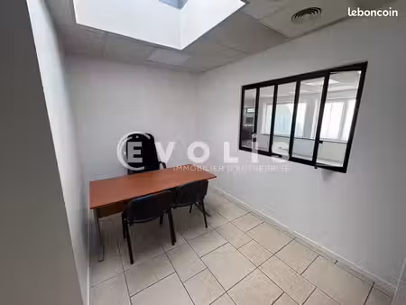bureaux 79 m²