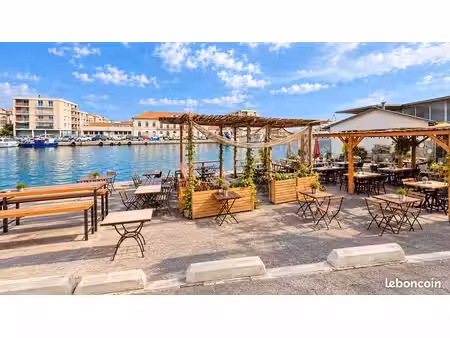 ⭐⭐⭐ murs et fonds – restaurant d’angle face au canal – sète