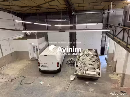 entrepôt 350 m² stains