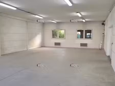 local d'activité 168 m²