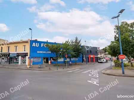 local commercial 967 m² à louer — noisy-le-sec