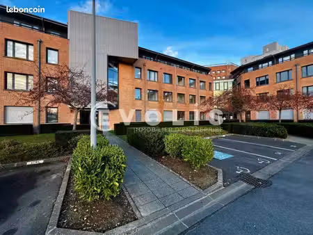 bureaux 138 m²