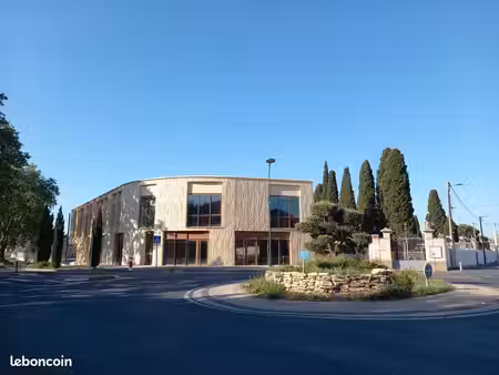 local professionnel neuf de 80.16 m2