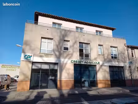 grand local professionnel de 260 m2