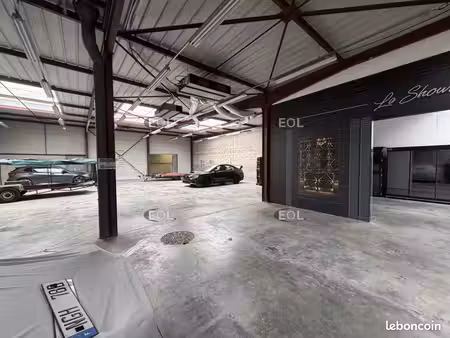 local d'activité 562 m²
