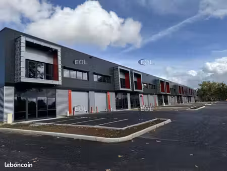 local d'activité 7 589 m²