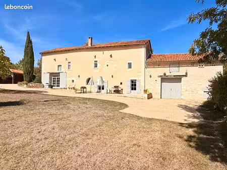 propriété 8 pièces 231 m²