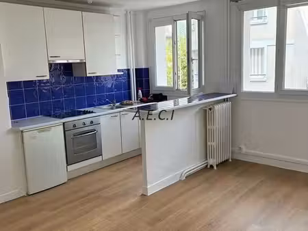 studio 1 pièce 27 m²