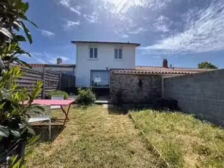 location maison meublé à vertou (44120) : à louer meublé / 61m² vertou