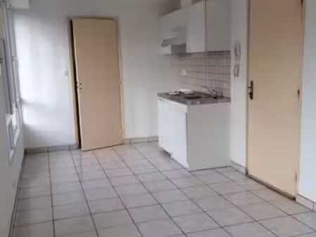 studio 21 m2 centre étrépagny